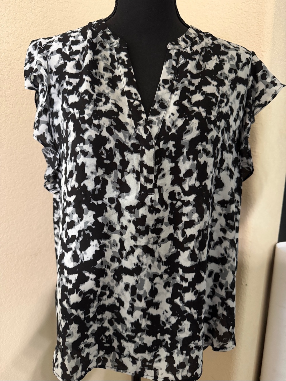 Calvin Klein Black and White Abstract Print Top, ruffle sleeve